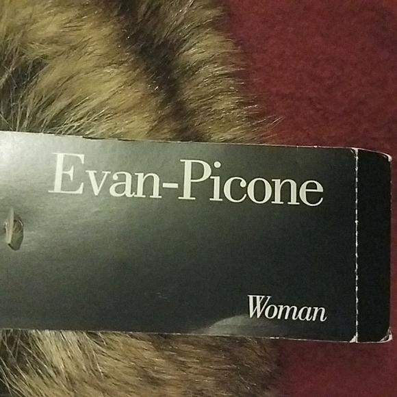 Faux Fur Removable Collar Jacket - Picture 5 of 6